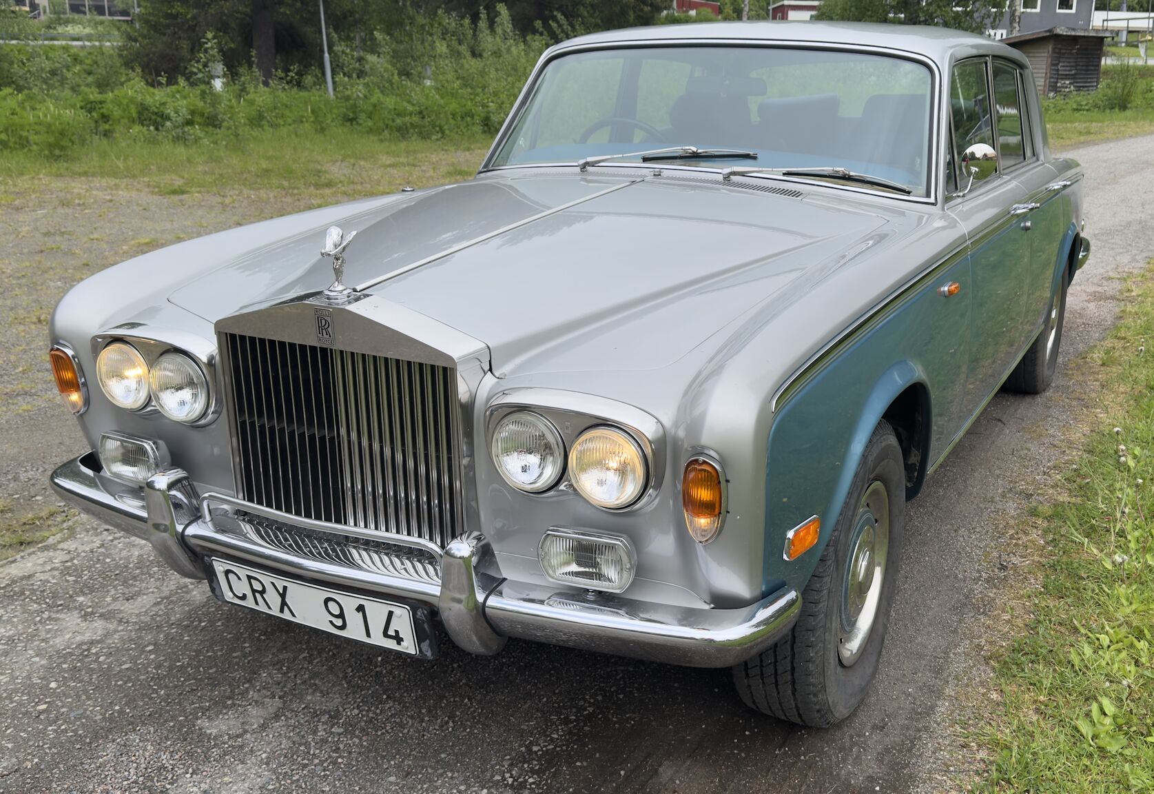 Exterior image of 1976 Rolls-Royce Silver Shadow