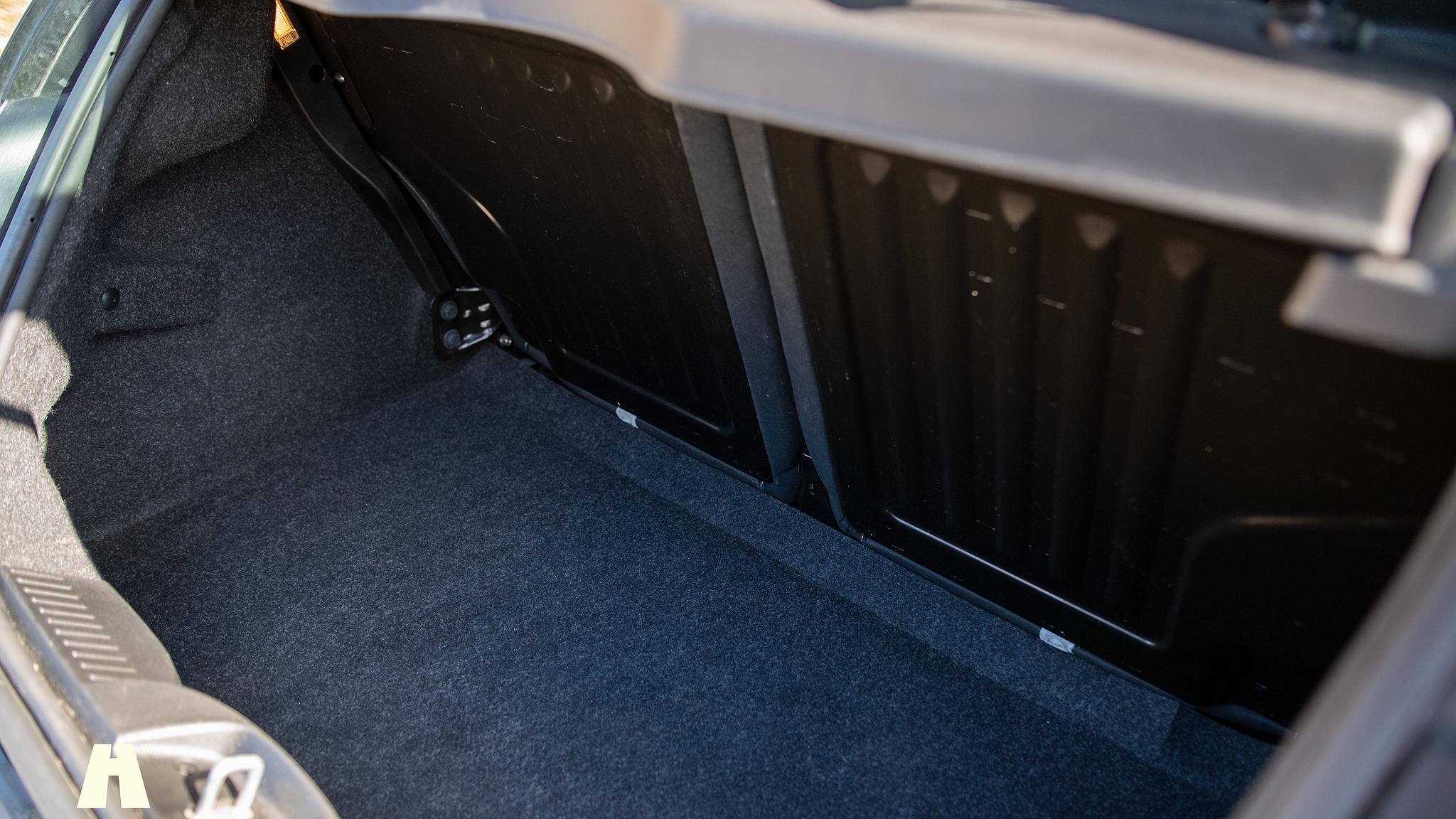 Interior image of 2016 Abarth 595 Competizione (65)