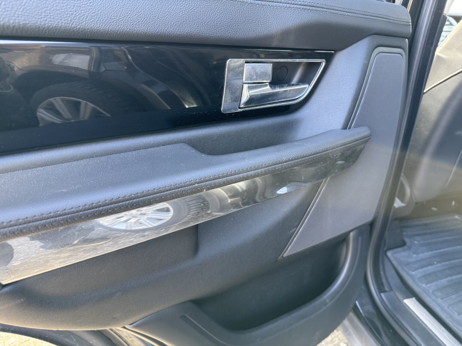 Interiörbild 2012 Land Rover Range Rover Sport V8