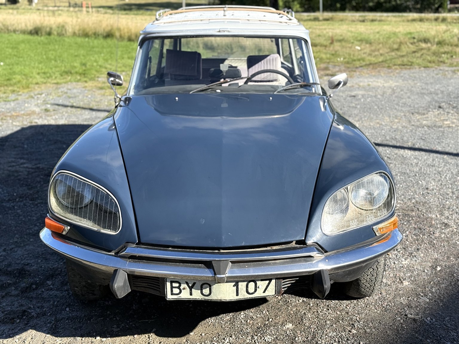 Exteriörbild på 1973 Citroën DS 23 Break
