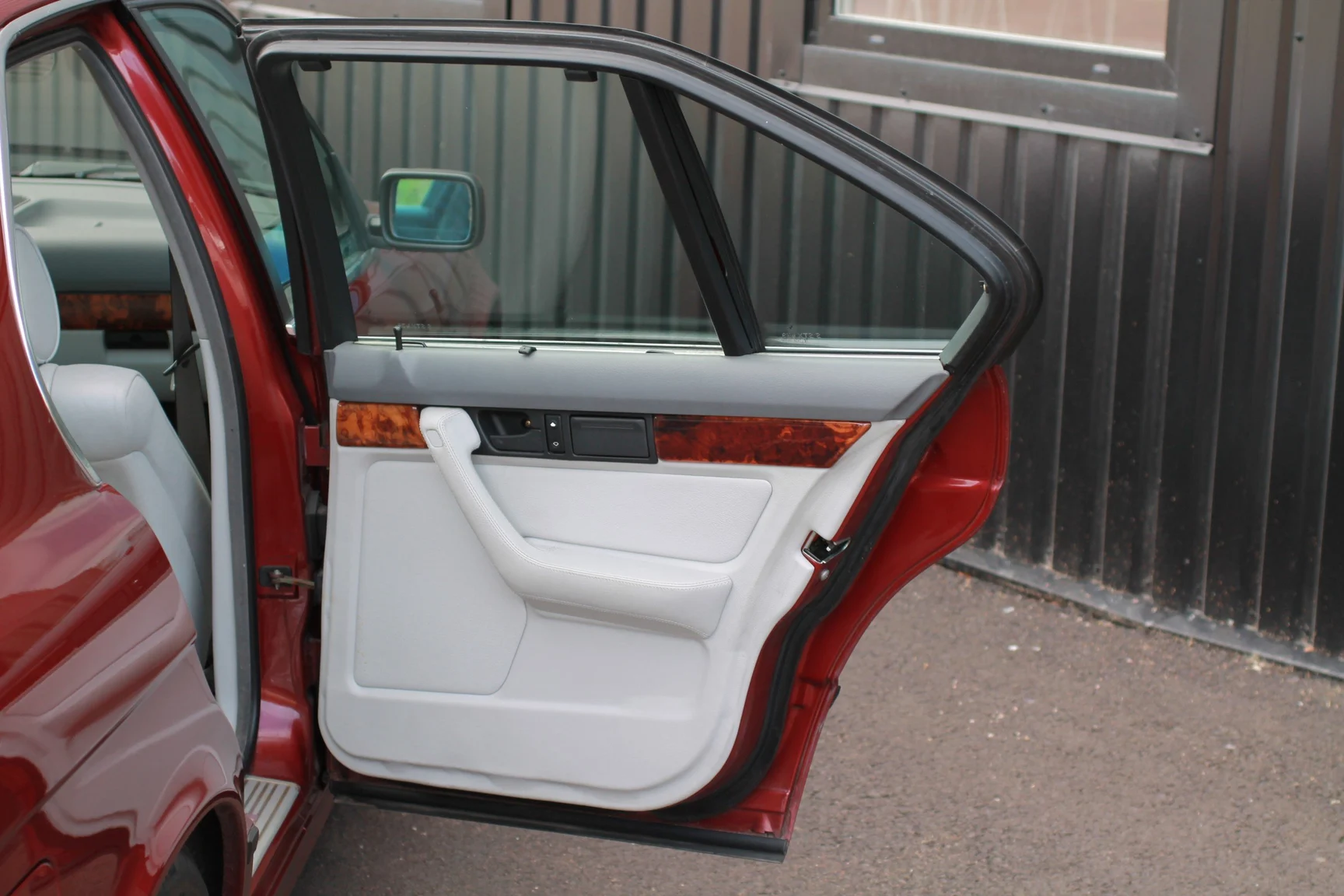 Innenraumfoto von 1993 BMW 540i Sedan (15)