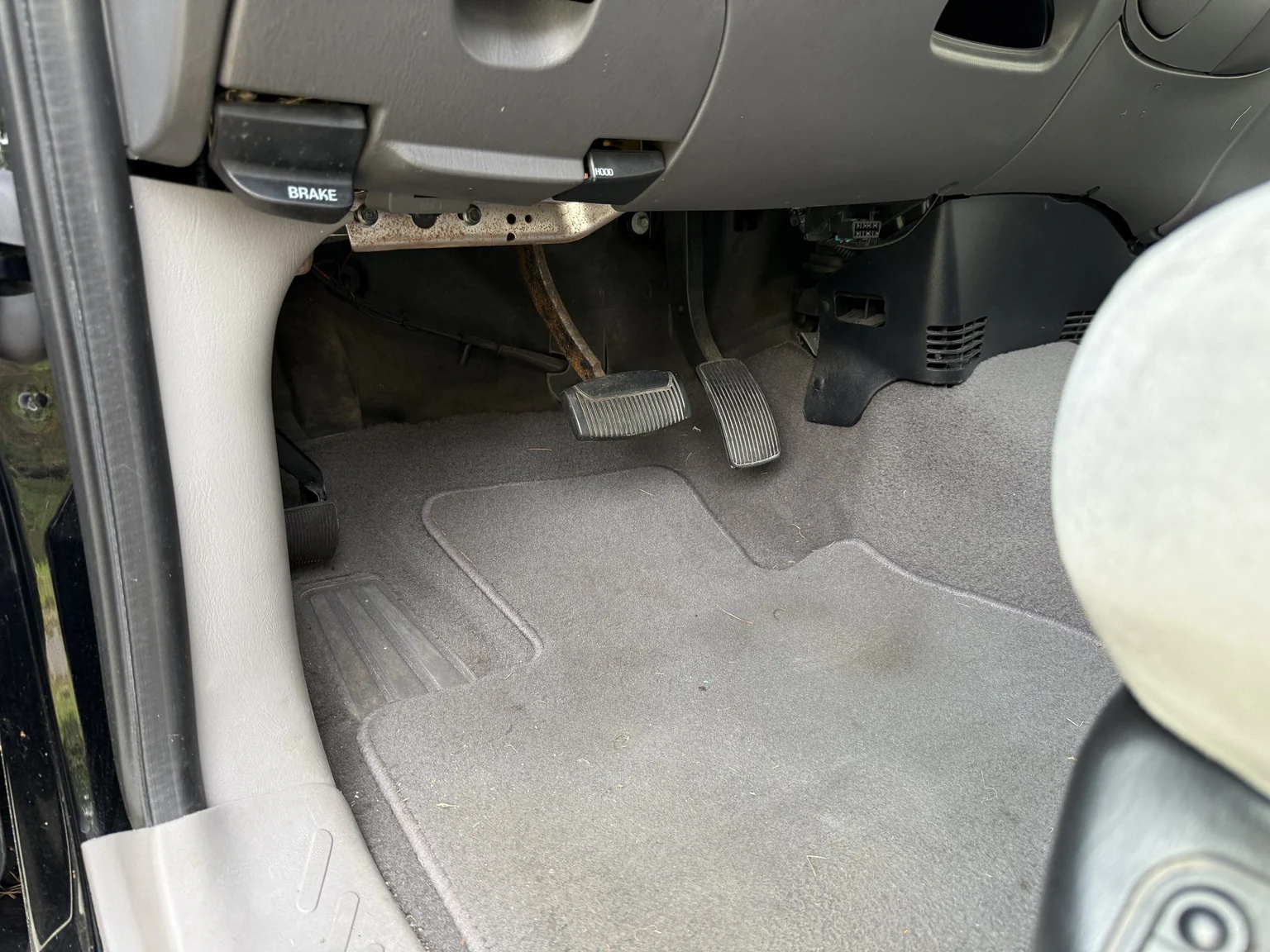 Interior image of 2002 Ford F-150 SVT Lightning (13)