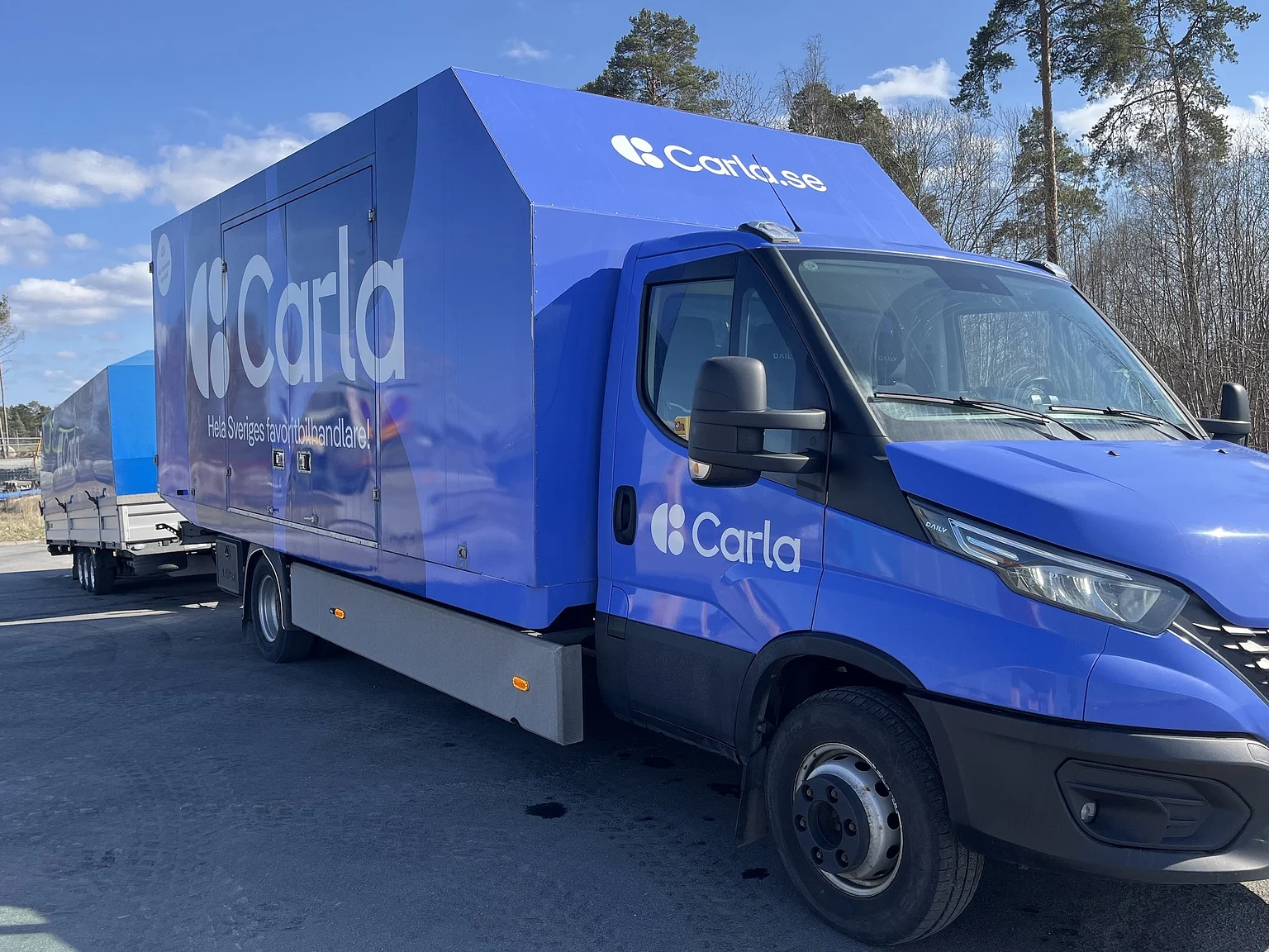 Exteriörbild på 2022 Iveco Daily 70-180 chassis Biltransport (8)