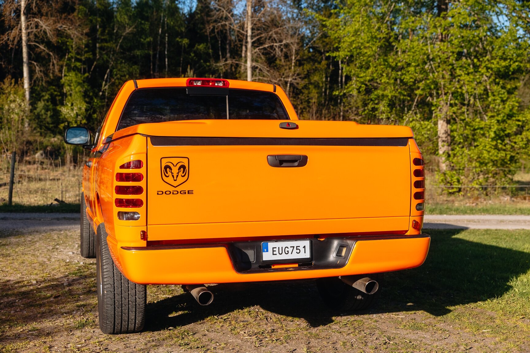 Exteriörbild på 2004 Dodge Ram HEMI GTX 
