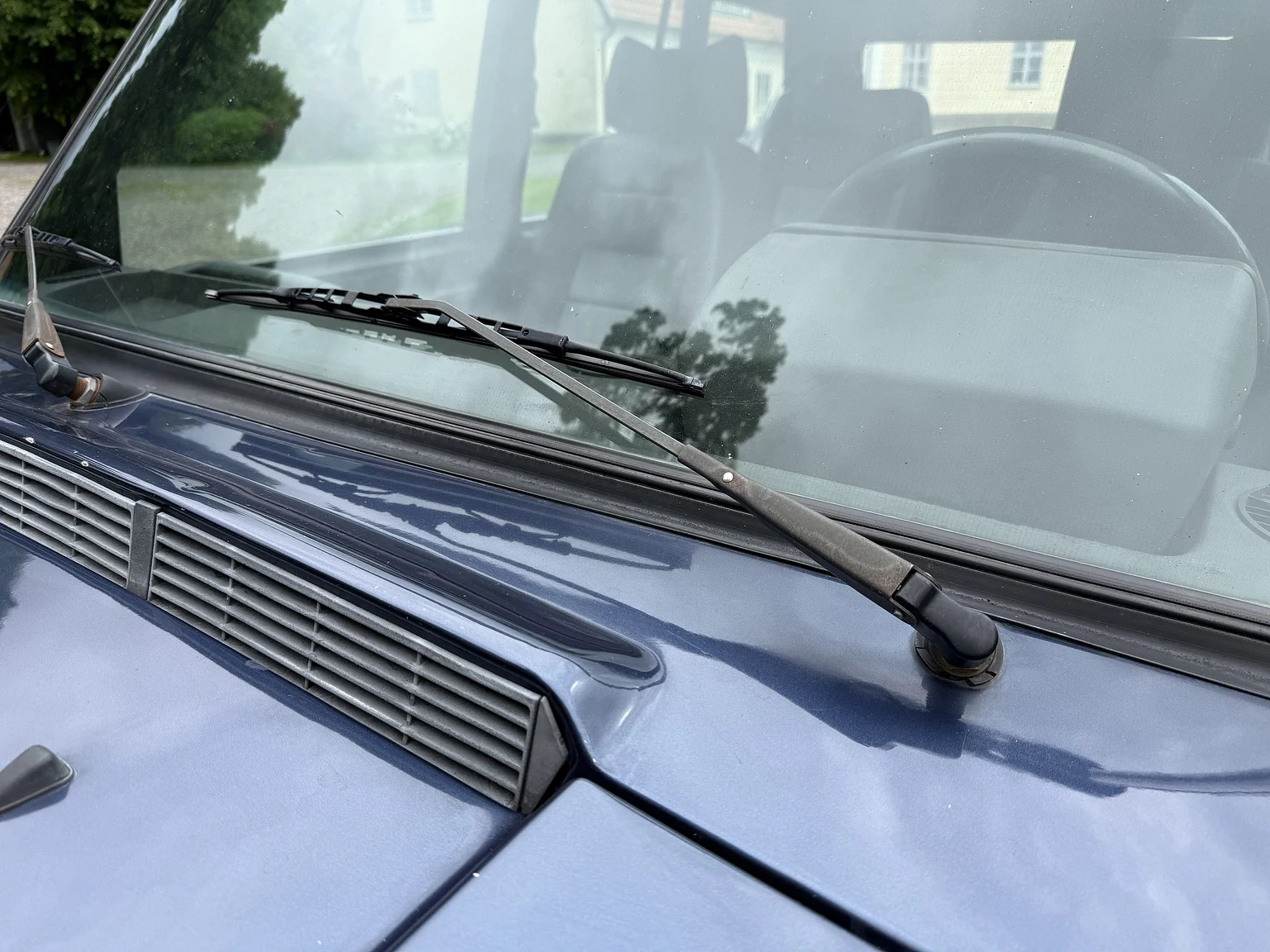 Exterior image of 1990 Range Rover Vogue SE 3.9 (56)