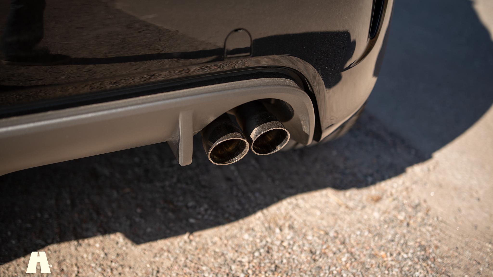 Exterior image of 2016 Abarth 595 Competizione (25)