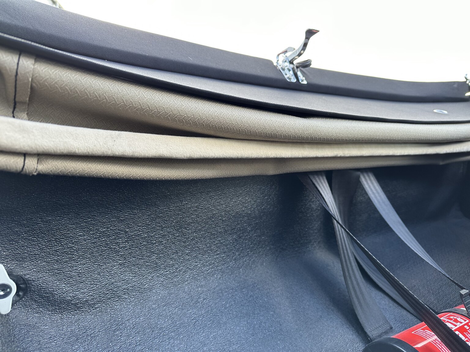 Innenraumfoto von 1965 Jaguar E-Type Series 1 (26)