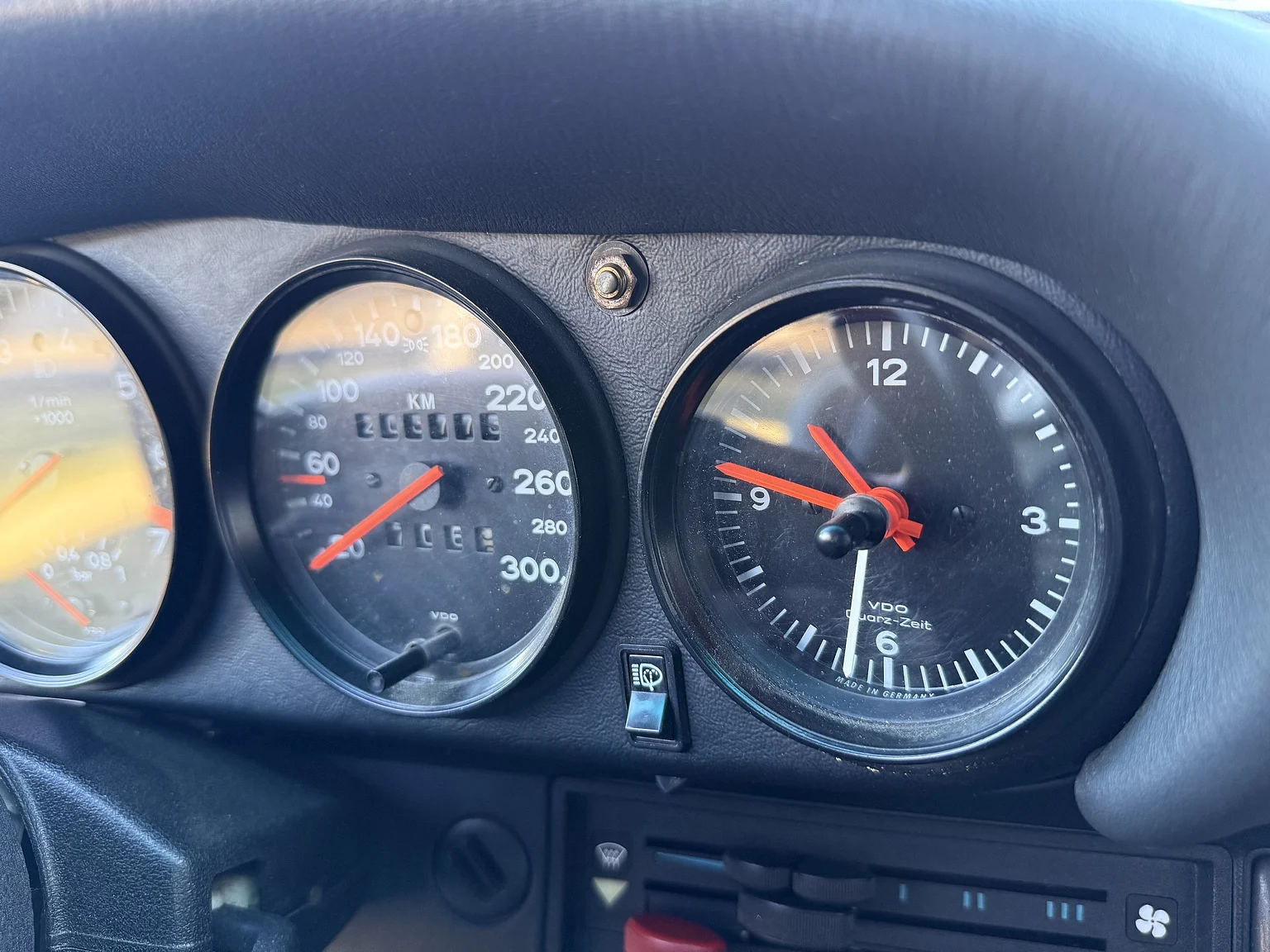 Innenraumfoto von 1989 Porsche 911 / 930 3.3 Turbo 5-speed (14)