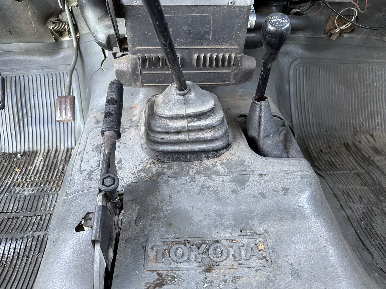 Innenraumfoto von 1985 Toyota Land Cruiser BJ 42