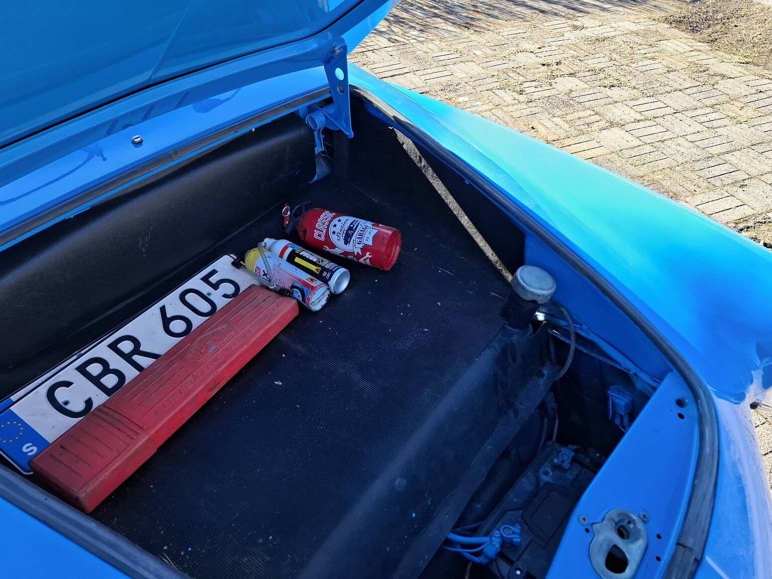 Interior image of 1966 Volkswagen 1300 Karmann-Ghia