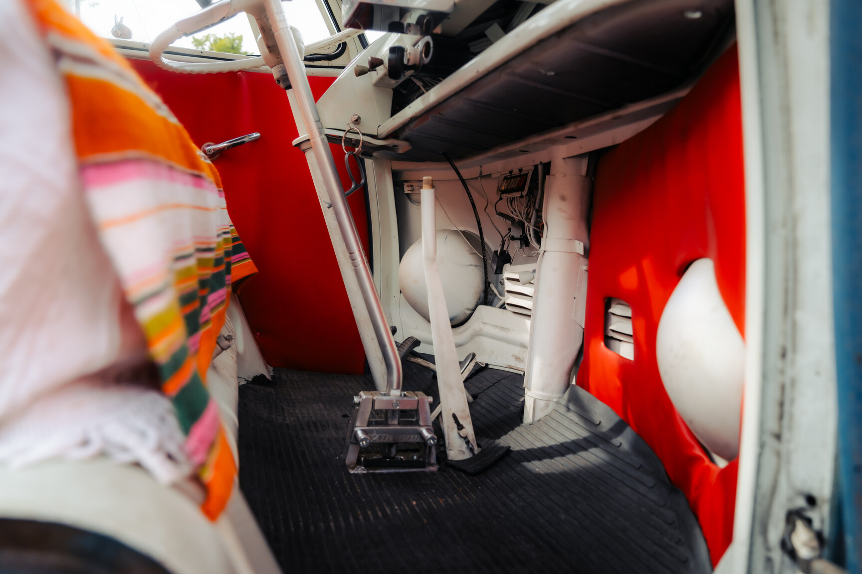 Interiörbild 1964 Volkswagen Kleinbus Transporter 1500 Deluxe “21-fönsters Samba”