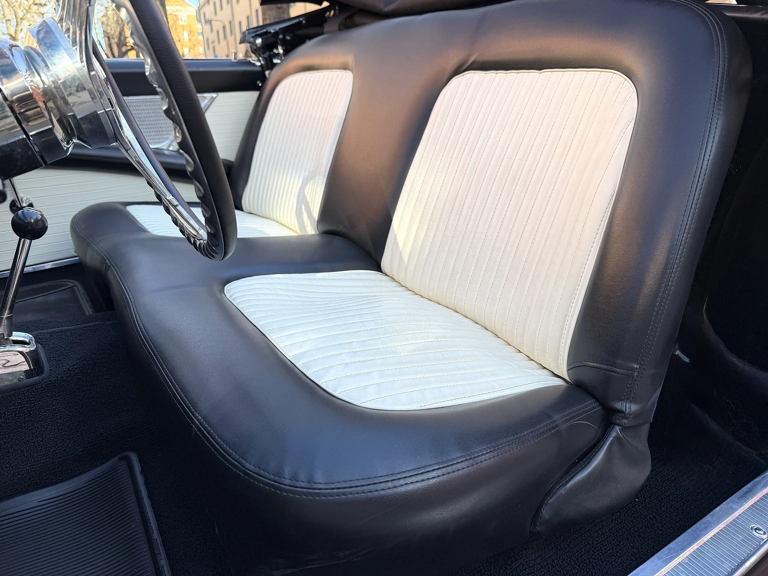 Interior image of 1955 Ford Thunderbird (4)