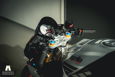 Exteriörbild på 2016 Aprilia Tuono V4 Factory