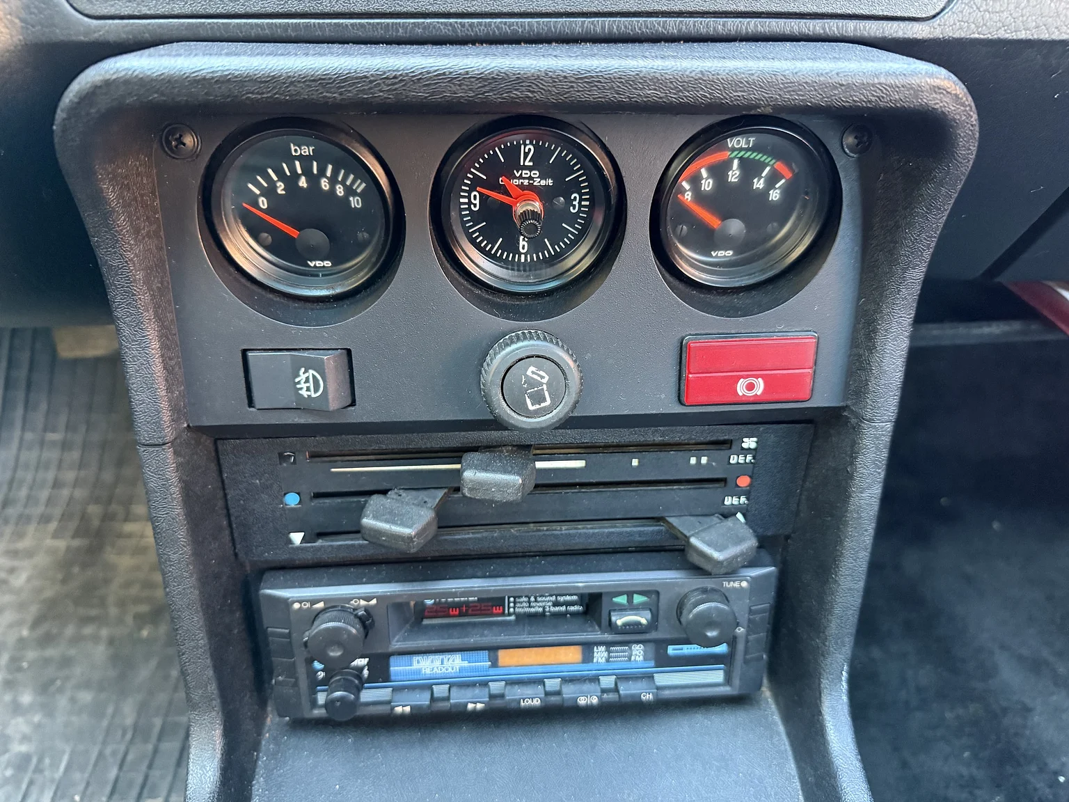 Innenraumfoto von 1979 Porsche 924  (18)