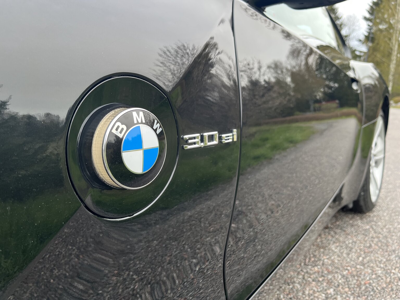 Exterior image of 2007 BMW Z4 3.0Si Coupé