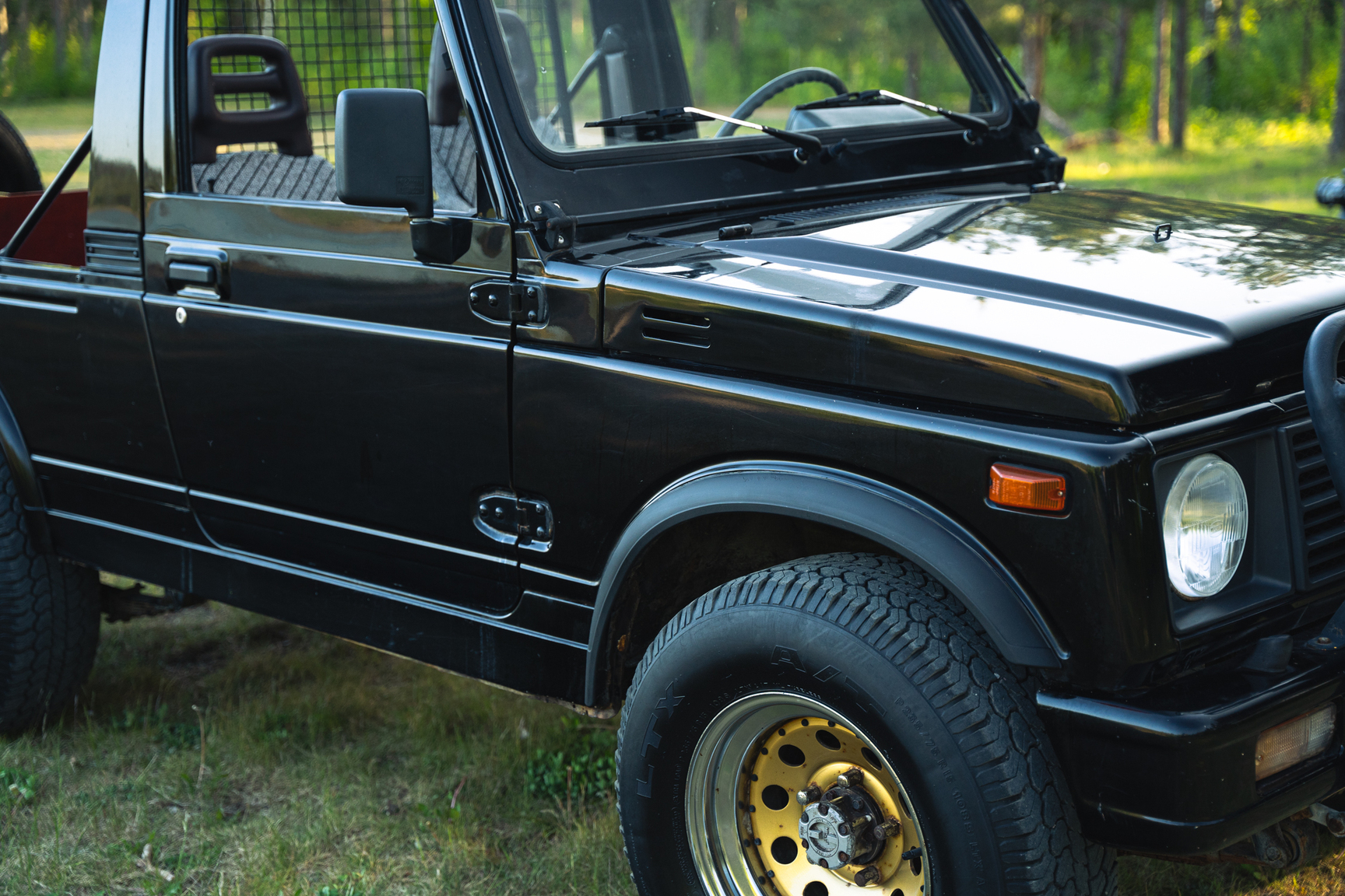Exterior image of 1987 Suzuki SJ413 long