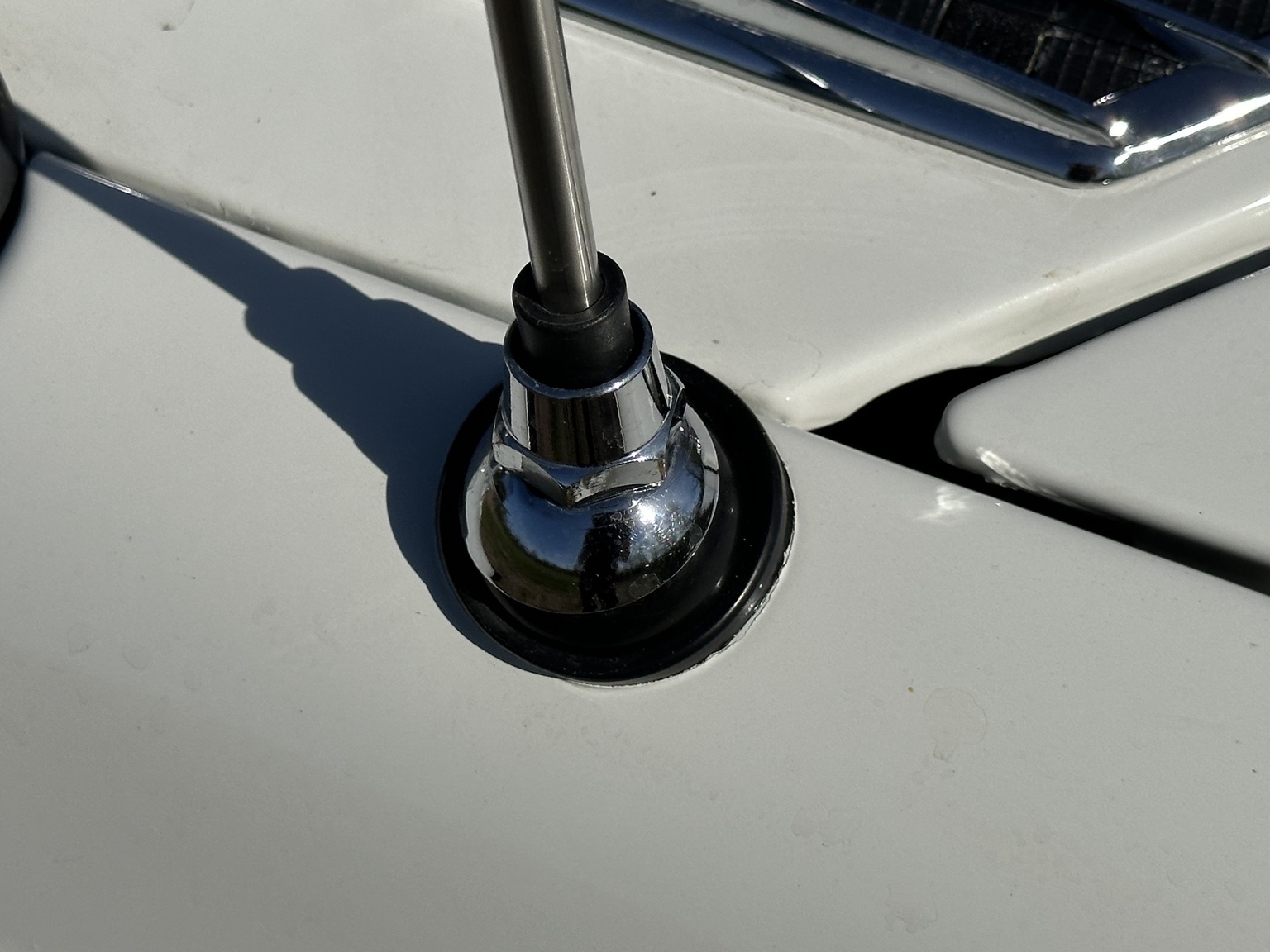 Exterior image of 1985 Mercedes-Benz 200