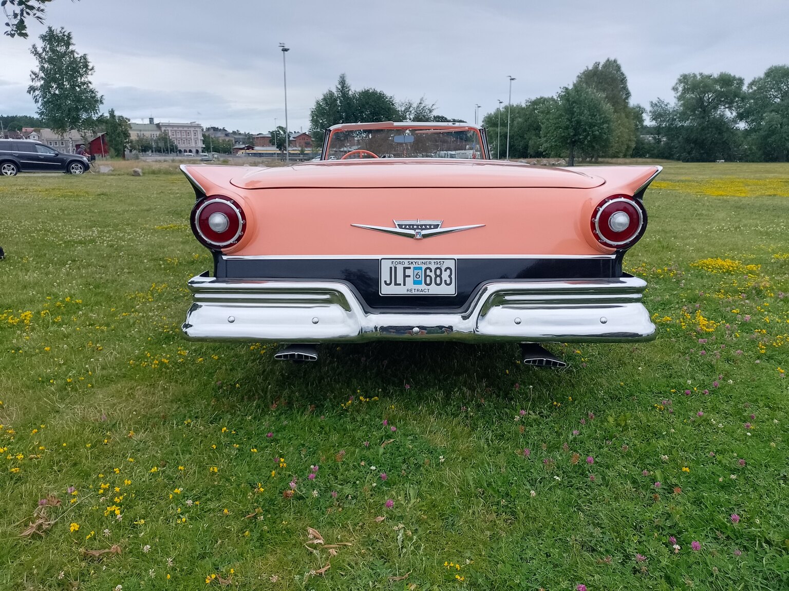 Aussenfoto 1957 Ford Fairlane 500 Skyliner Retract