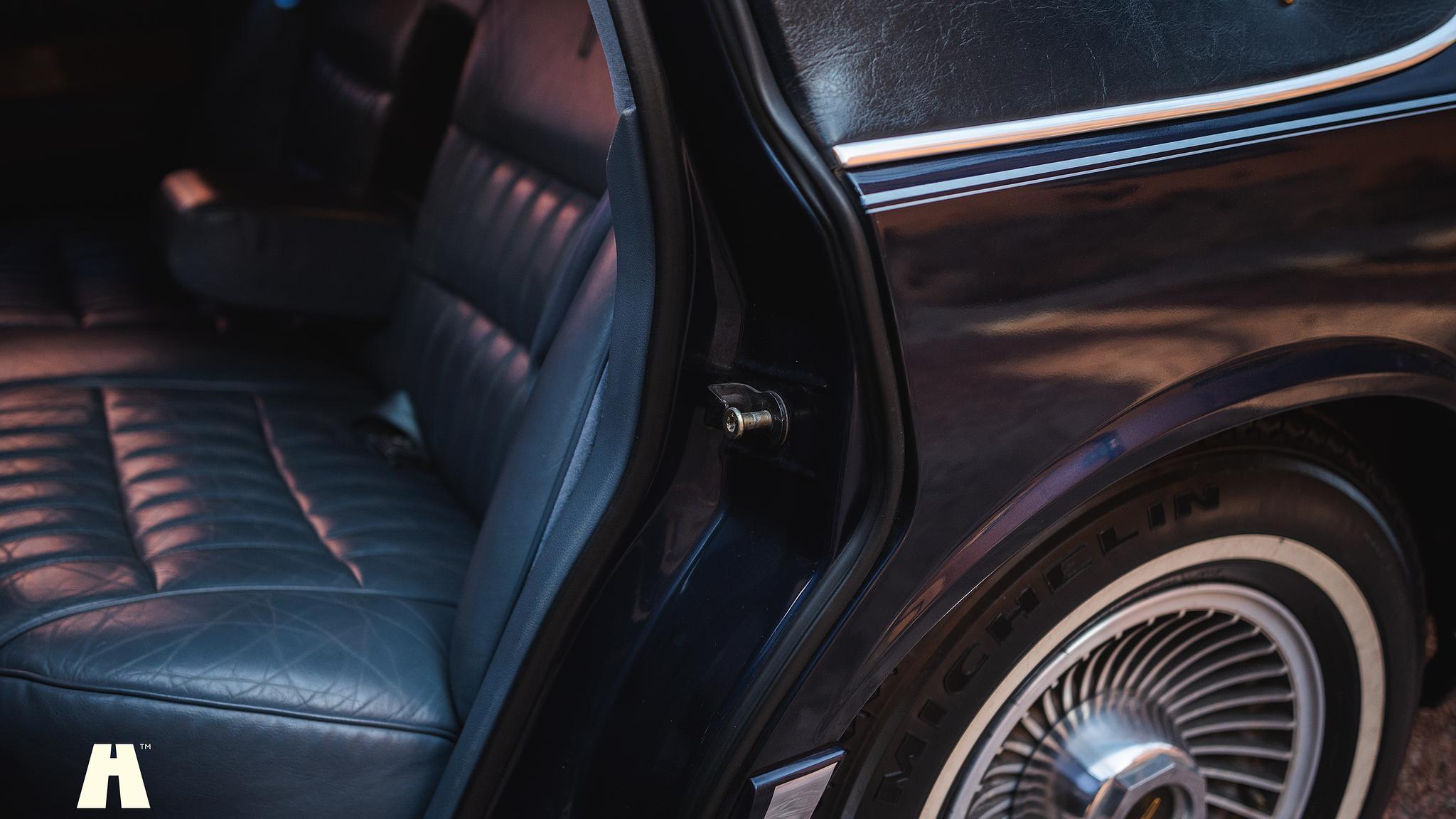 Innenraumfoto von 1992 Lincoln Town Car Limousine 