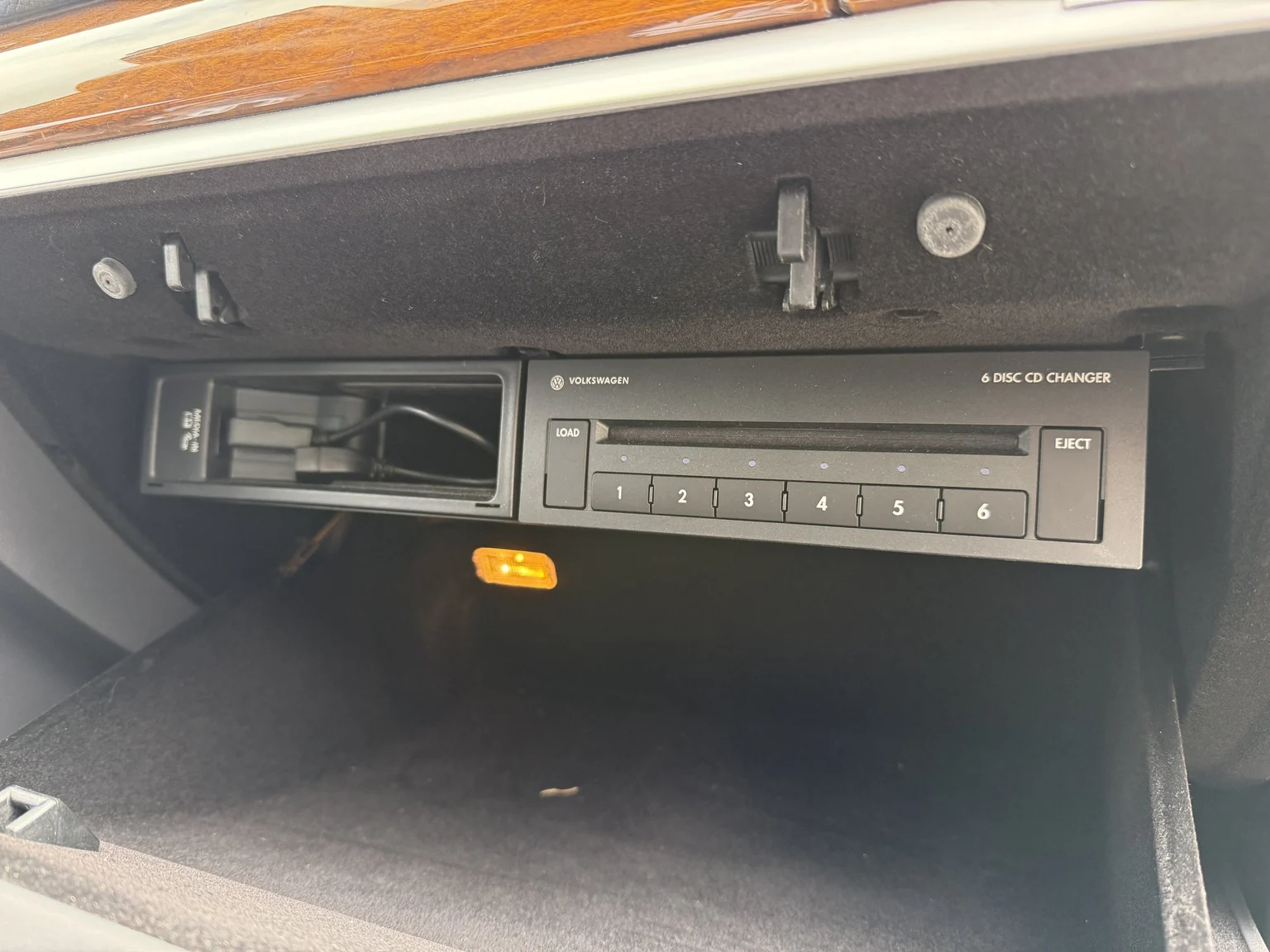 Interior image of 2013 Volkswagen Phaeton 3.0 TDI (87)