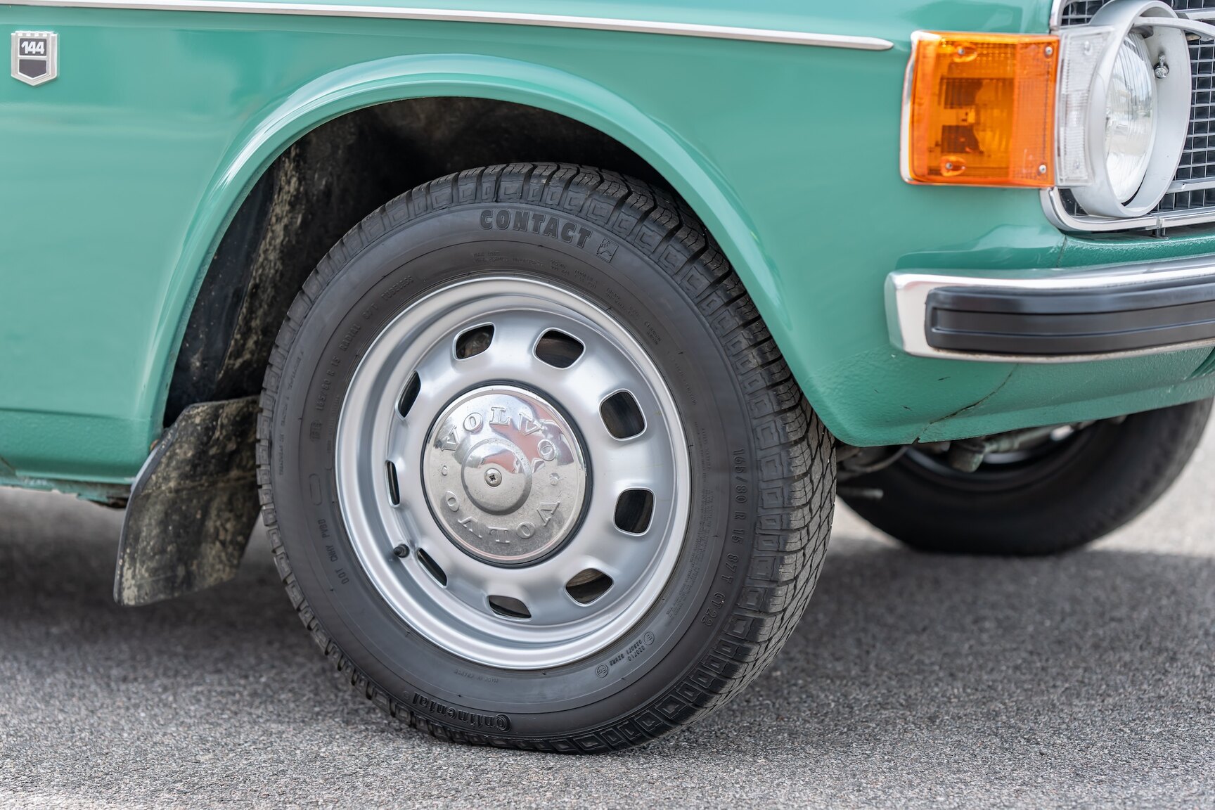 Exterior image of 1973 Volvo 144 (29)