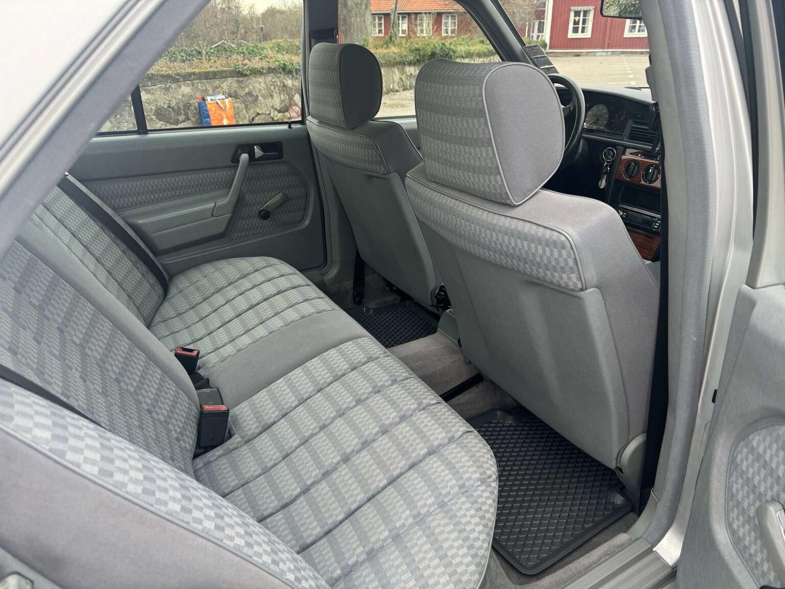 Interior image of 1992 Mercedes-Benz 190 D