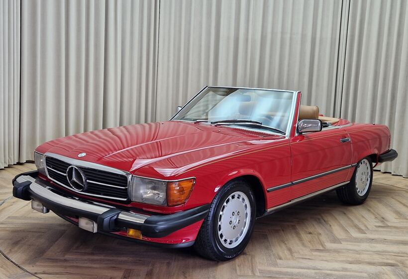 Mercedes-Benz 560SL
