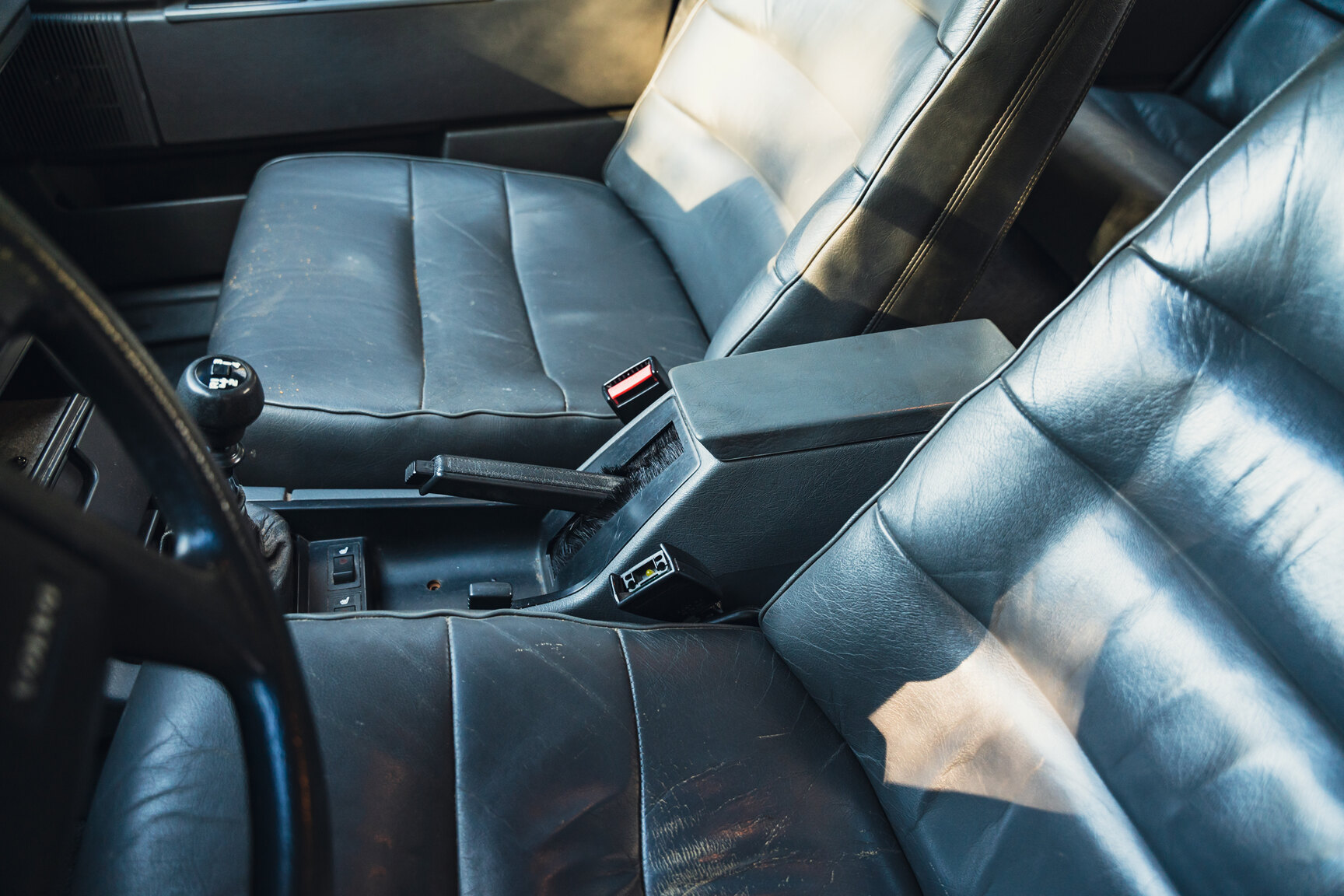 Innenraumfoto von 1990 VOLVO 740 Turbo