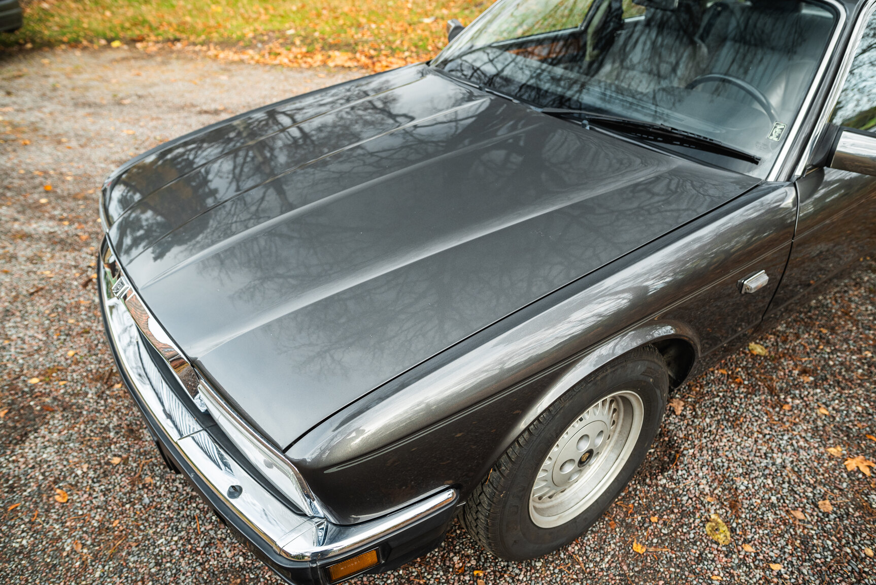 Exterior image of 1988 Jaguar XJ Sovereign