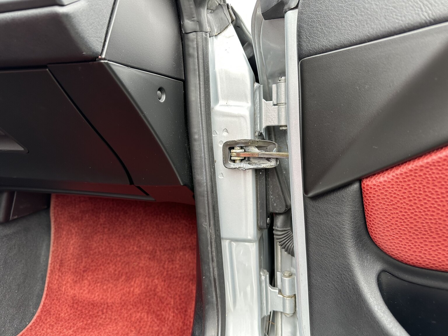 Interior image of 1997 BMW Z3 2.8 Roadster