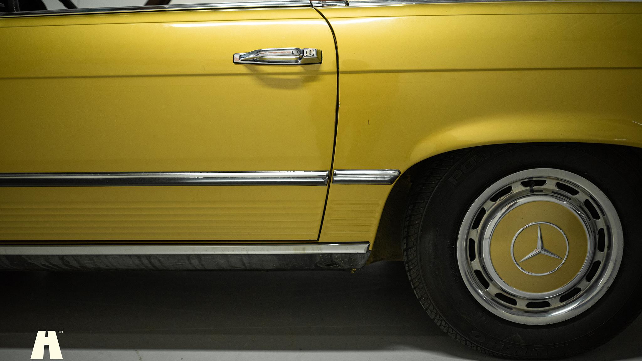 Aussenfoto 1975 Mercedes SL 350