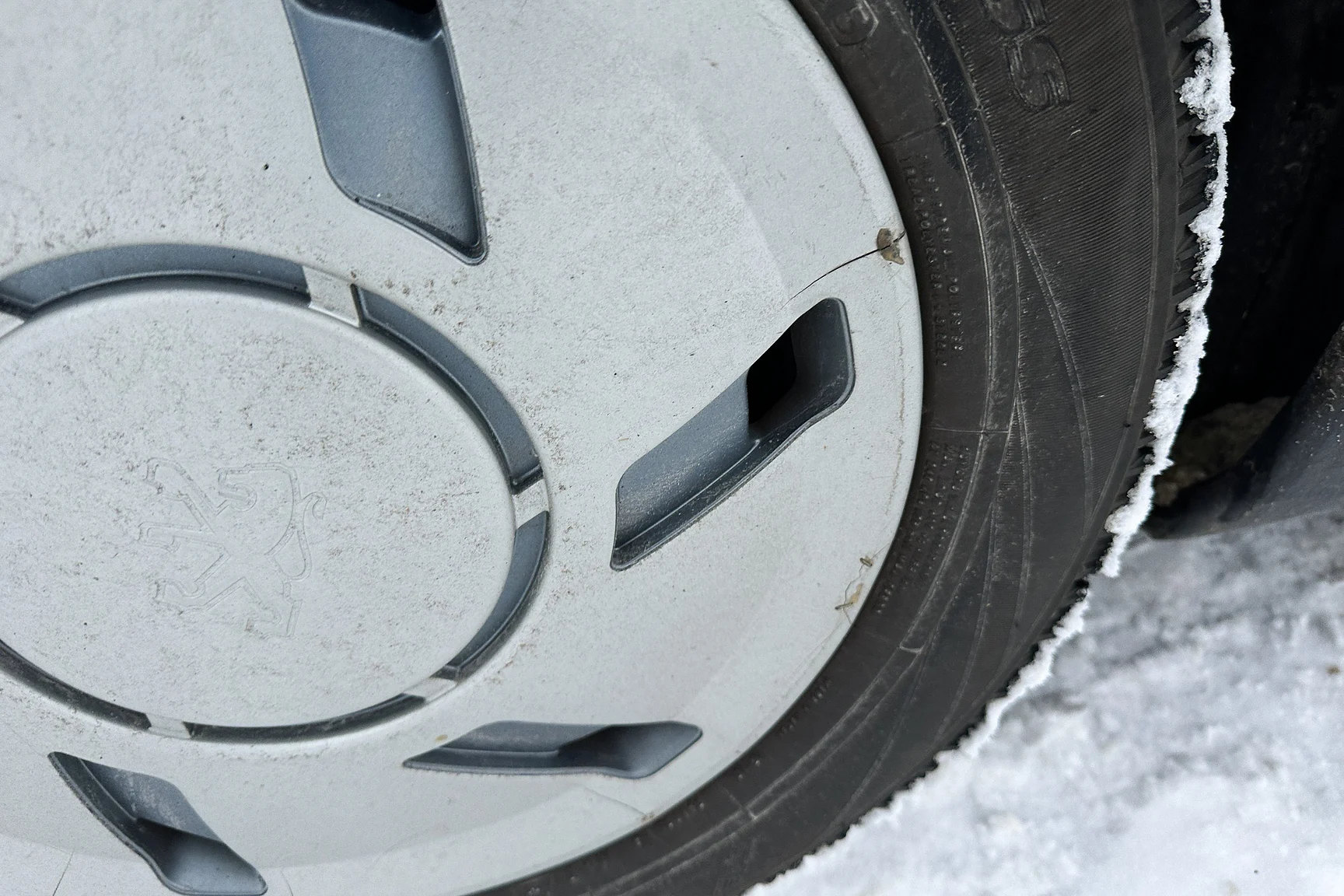 Exterior image of 1991 Peugeot 405 Break SRI (87)