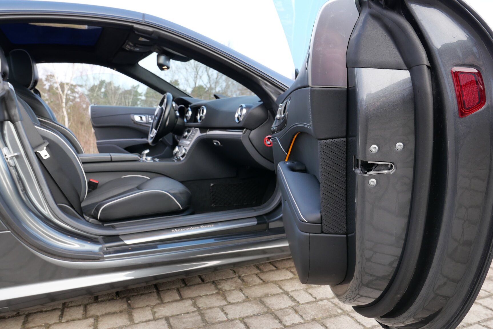 Innenraumfoto von 2014 Mercedes-Benz SL500