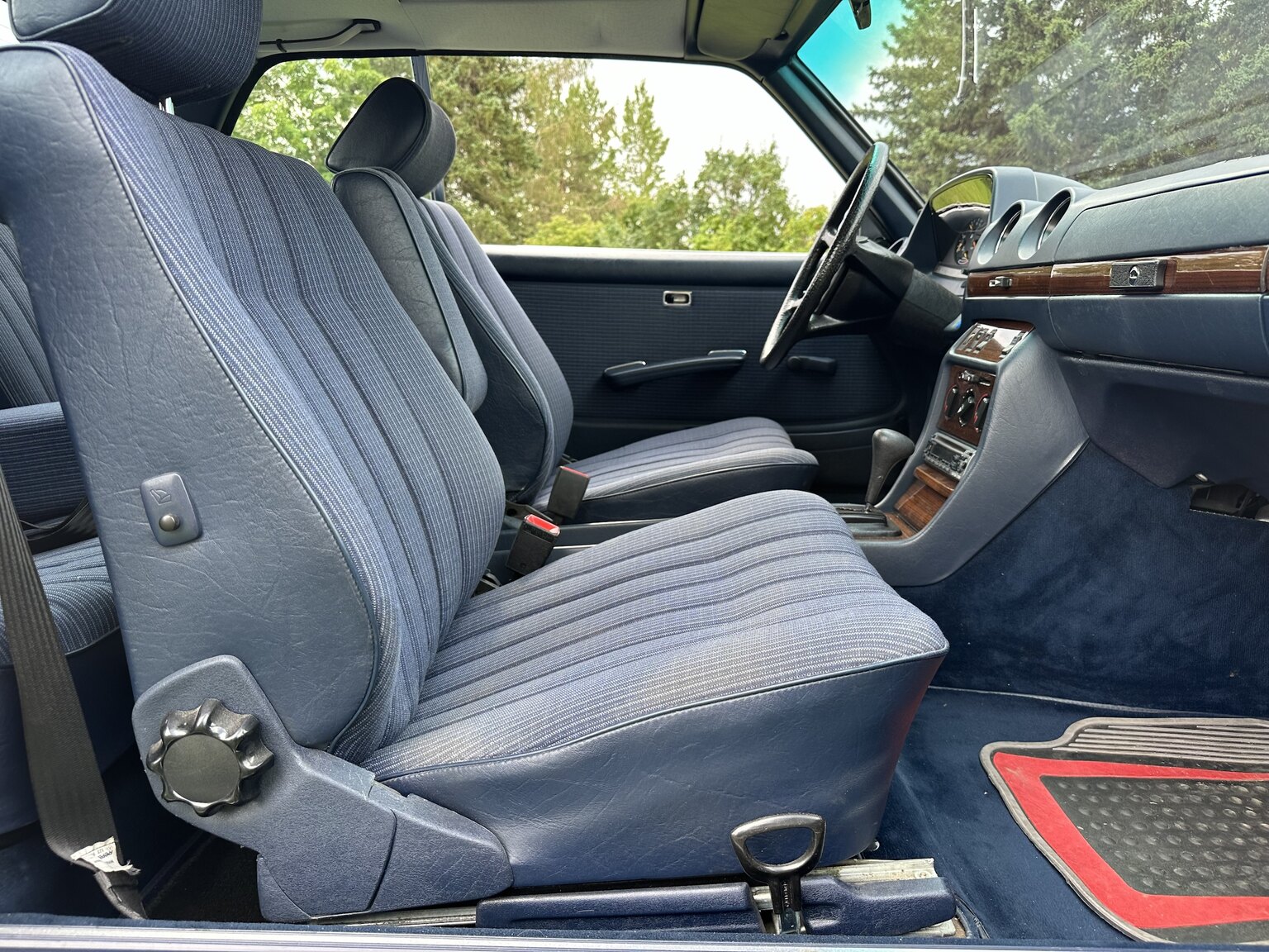Interiörbild 1984 Mercedes-Benz 230 CE