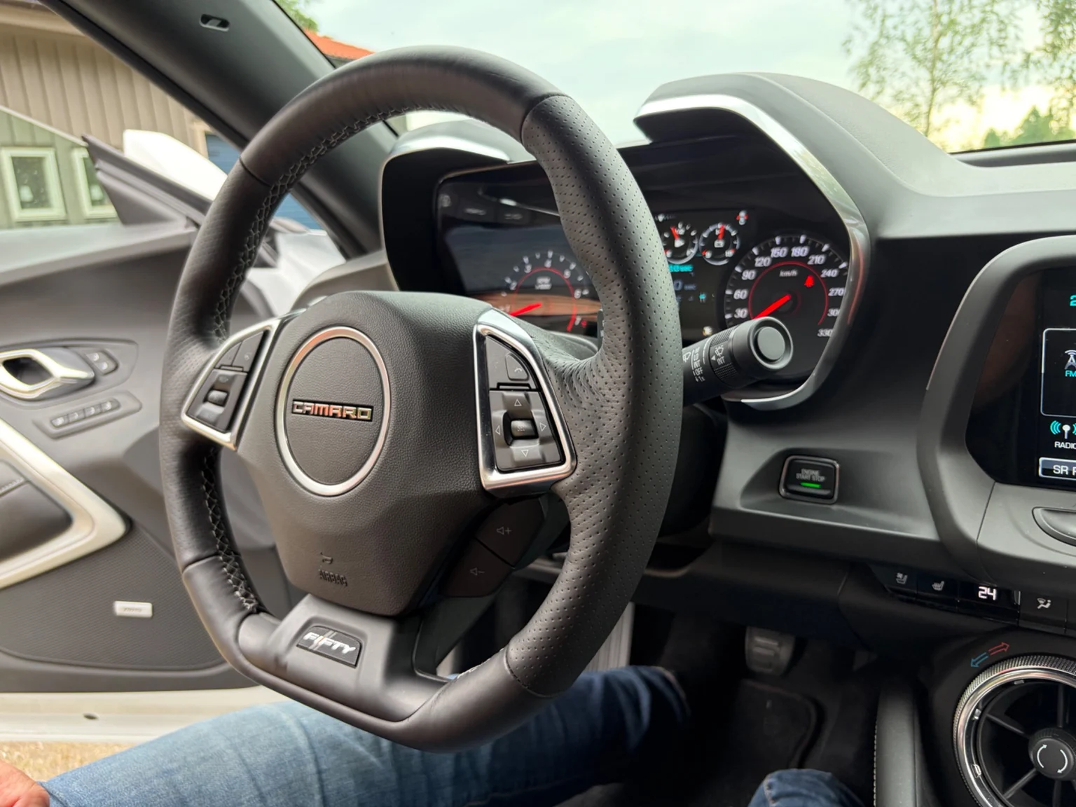 Interiörbild 2017 Chevrolet Camaro SS (8)