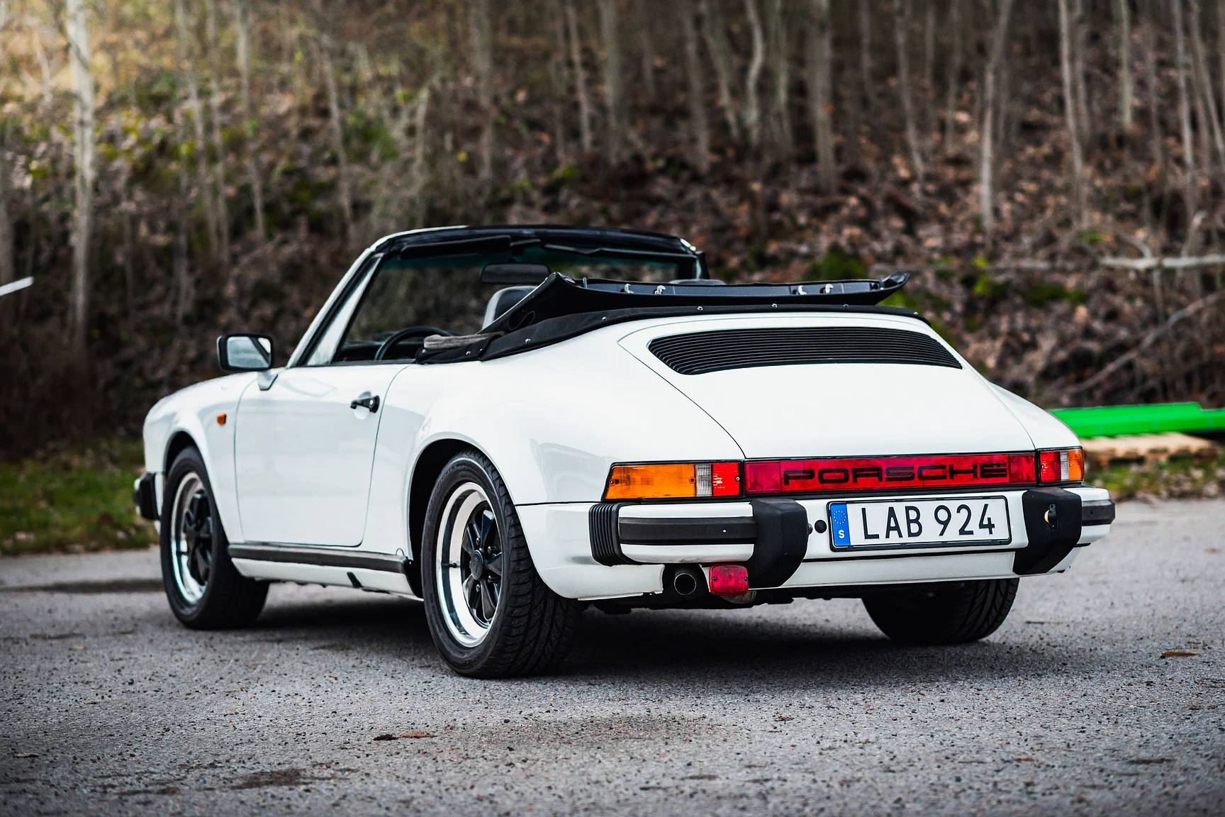 Exterior image of 1983 Porsche 911 SC (2)