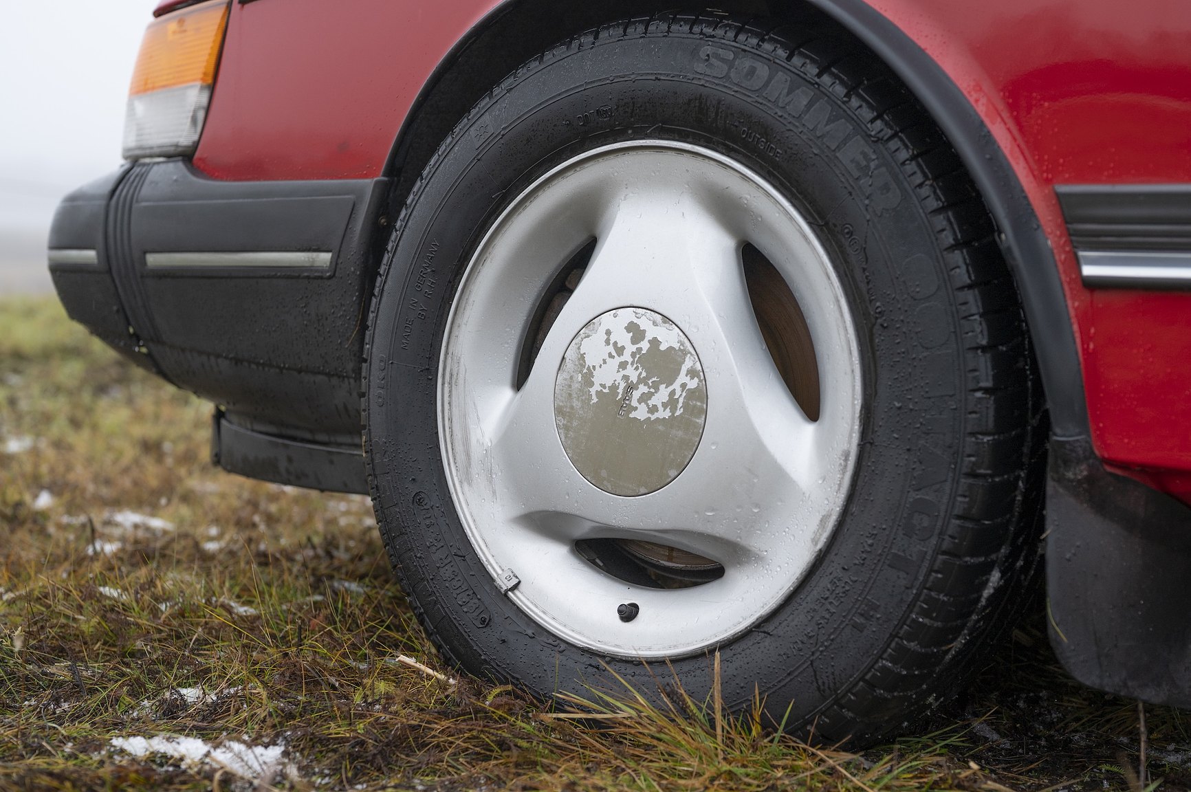 Exteriörbild på 1992 SAAB 900 S – NO RESERVE