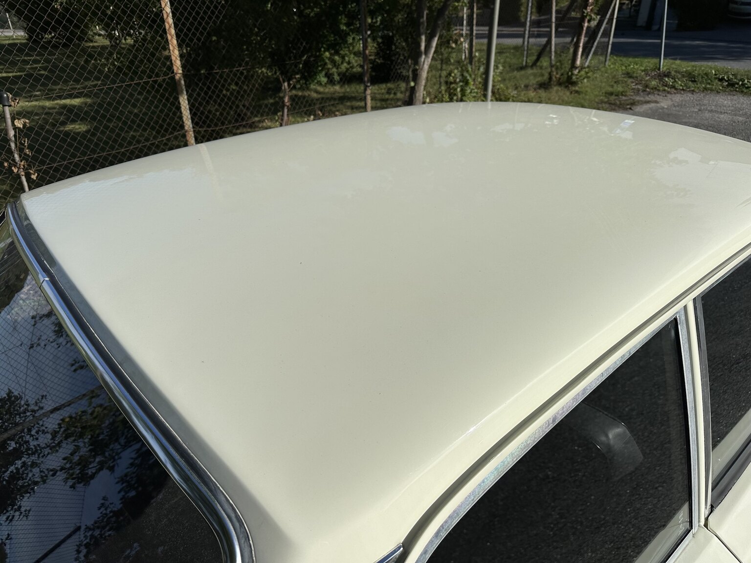 Exteriörbild på 1973 Volvo 142