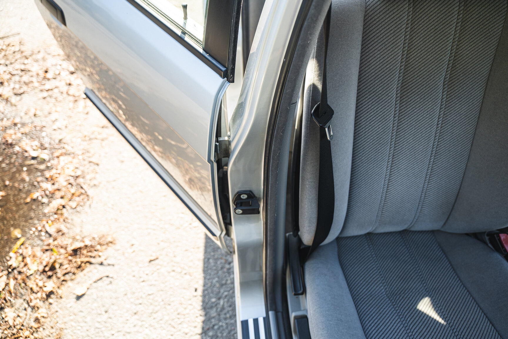 Interior image of 1994 BMW 520i E34