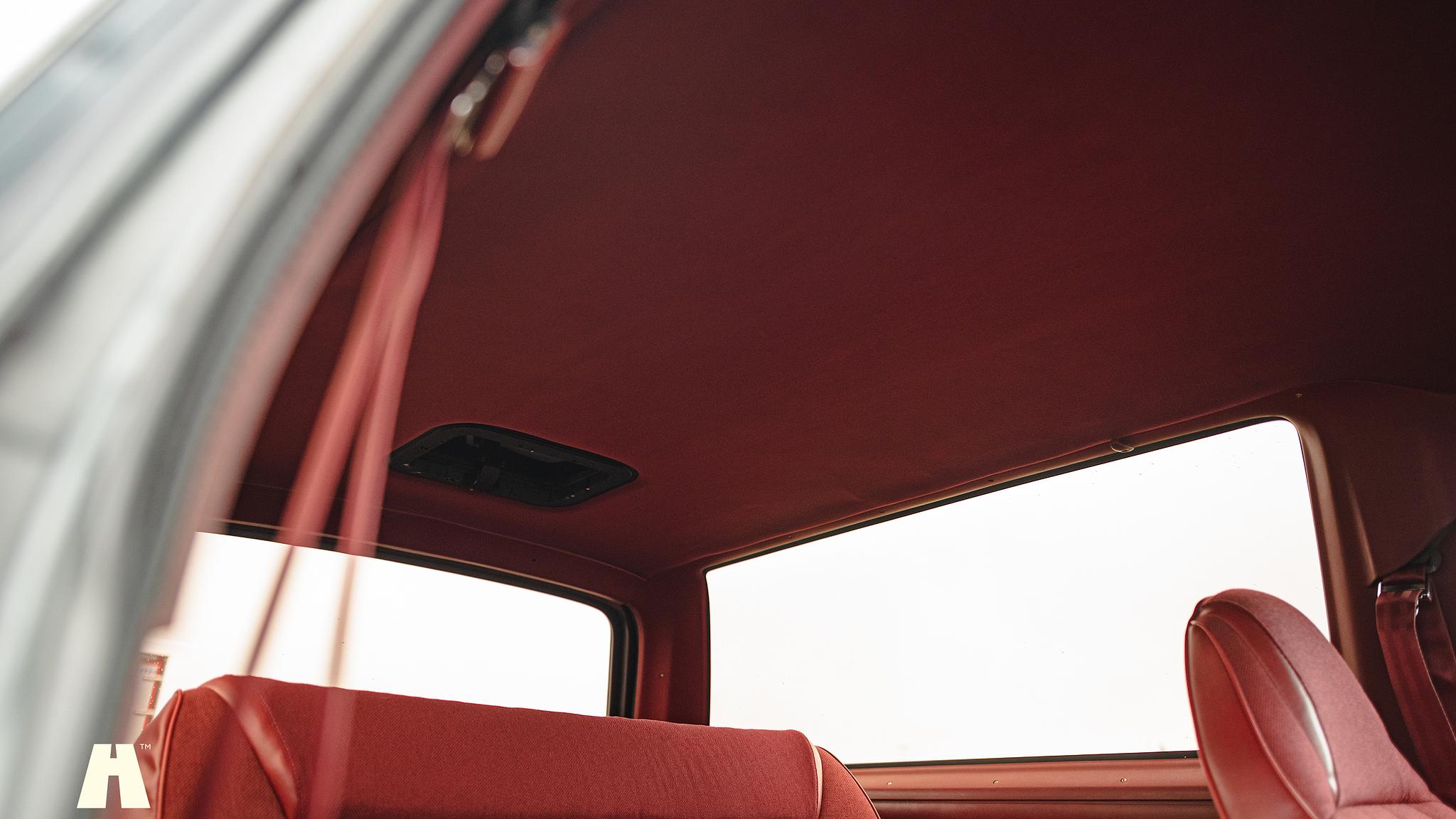 Innenraumfoto von 1986 Dodge Ramcharger