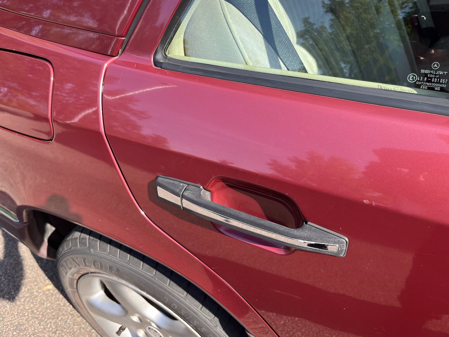 Exterior image of 1990 Mercedes-Benz 230 E