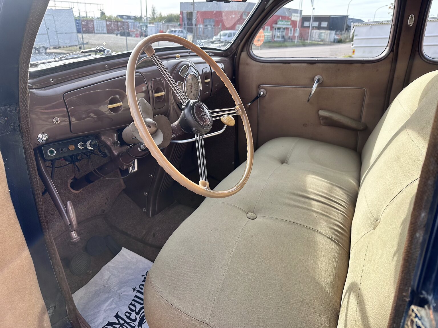 Interior image of 1938 Lincoln Zephyr Sedan V12