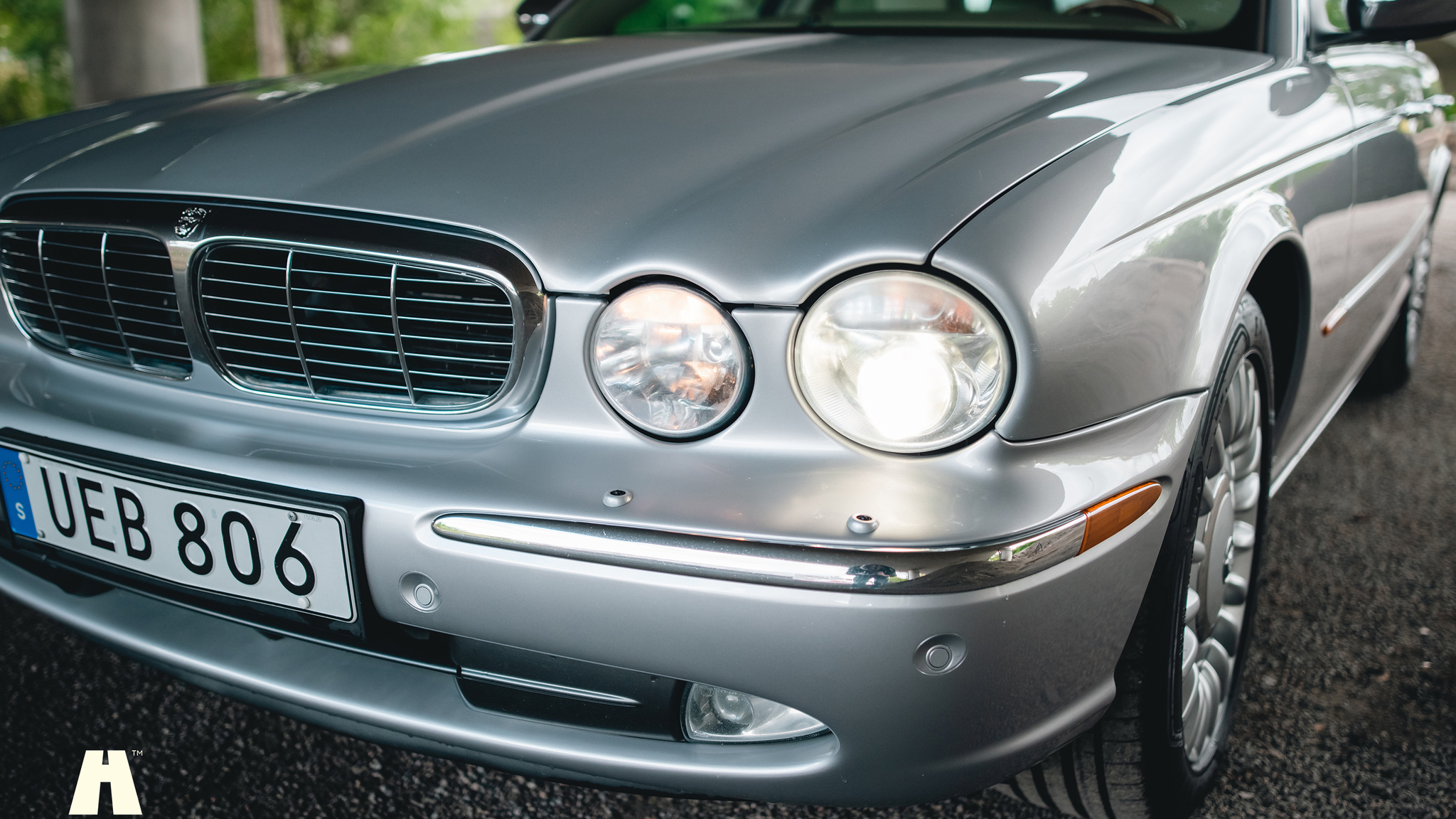 Exterior image of 2003 Jaguar XJ Super V8
