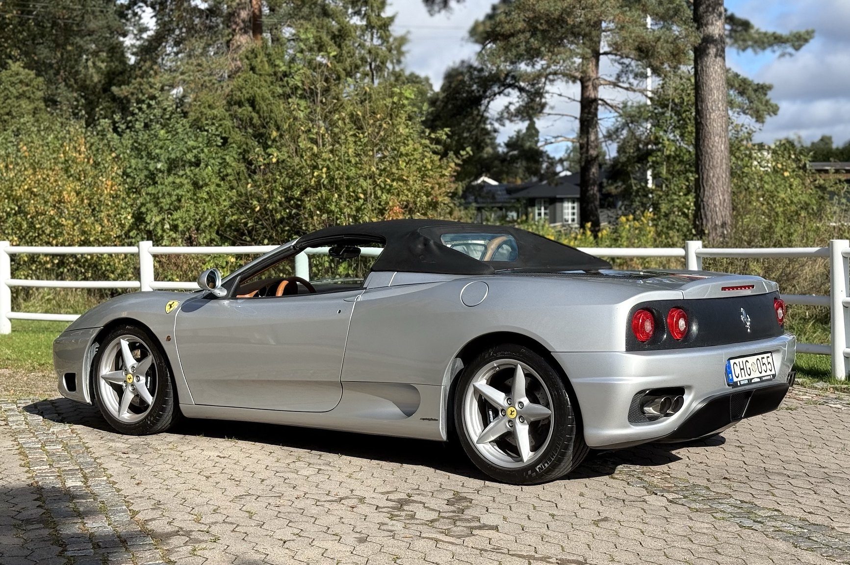 Exteriörbild på 2001 Ferrari 360 Spider