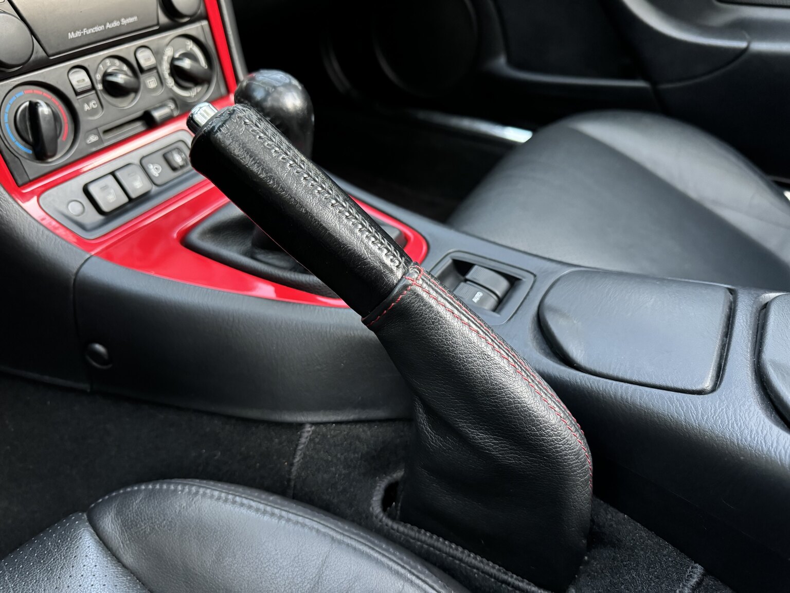 Innenraumfoto von 2004 Mazda MX-5