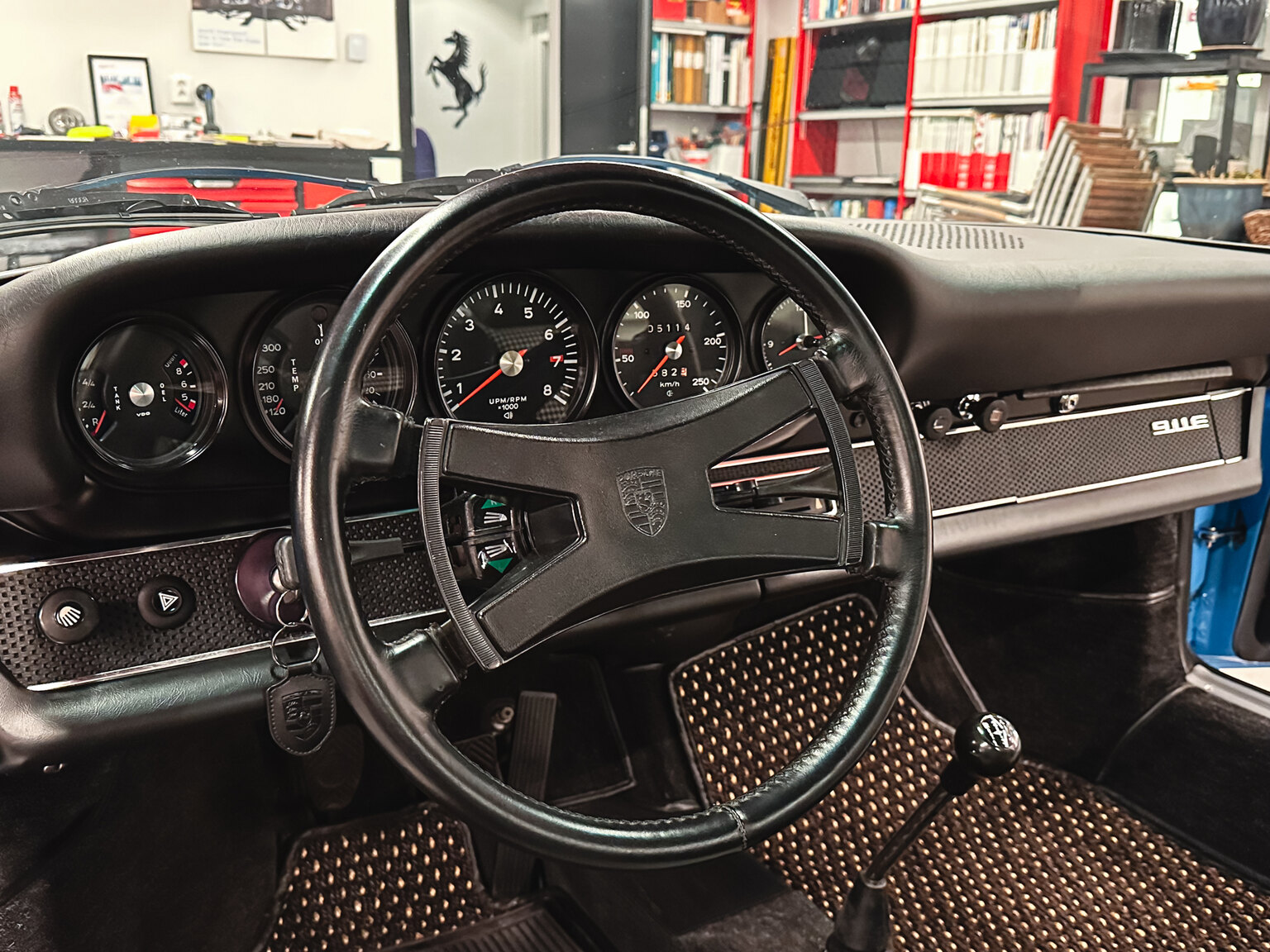 Interiörbild 1970 Porsche 911 E Targa