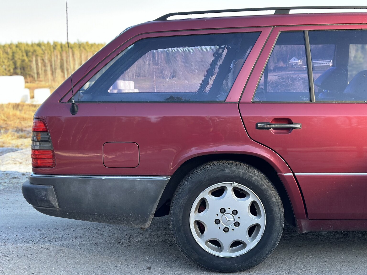 Exteriörbild på 1992 Mercedes-Benz 300 TE-24