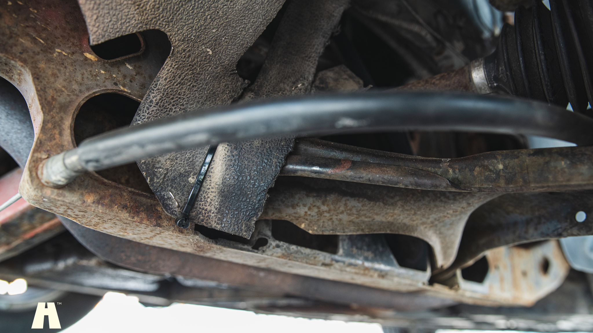 Image of 1985 Pontiac Fiero GT mechanics (25)