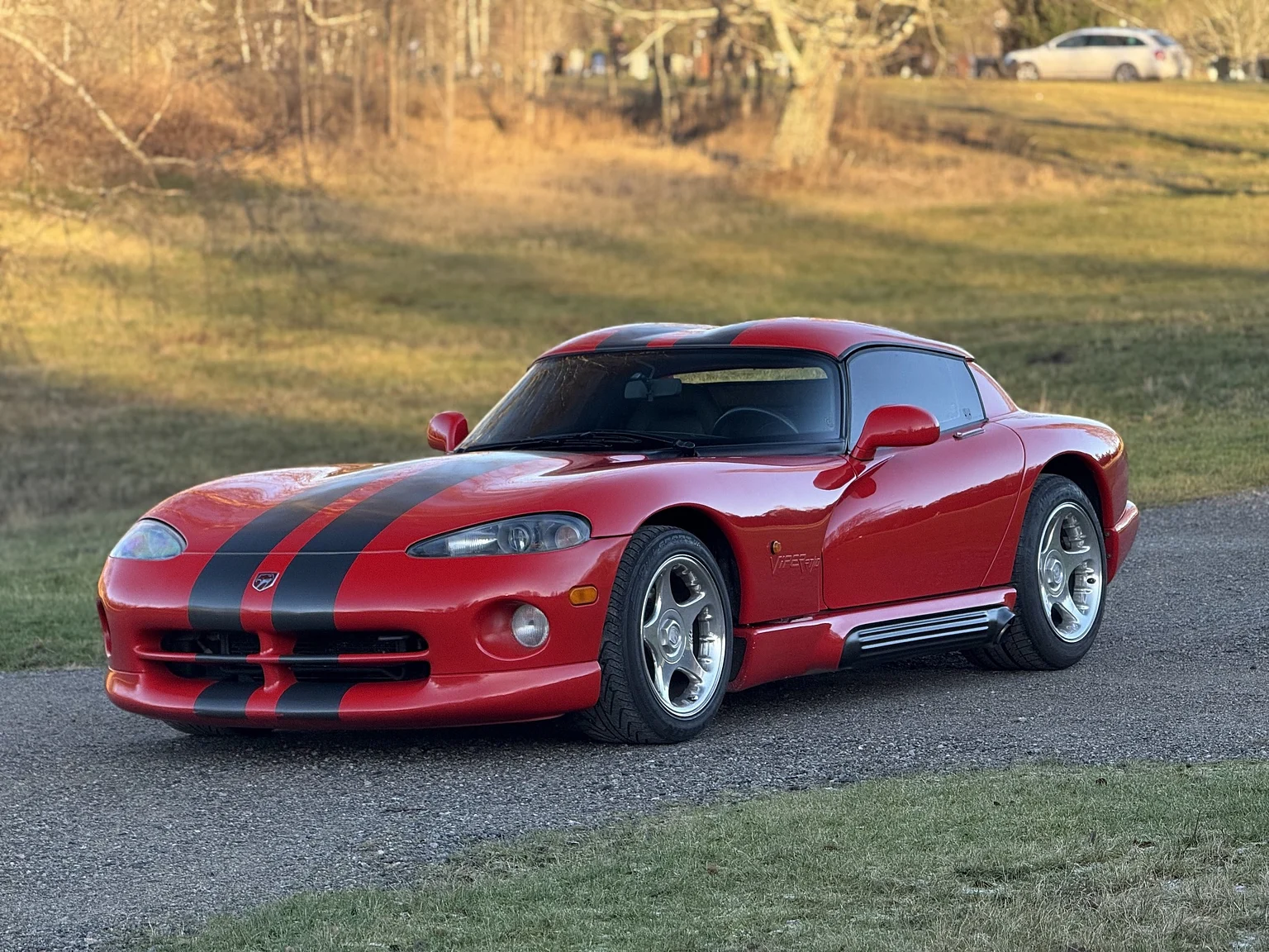 Exterior image of 1994 Chrysler Viper (6)
