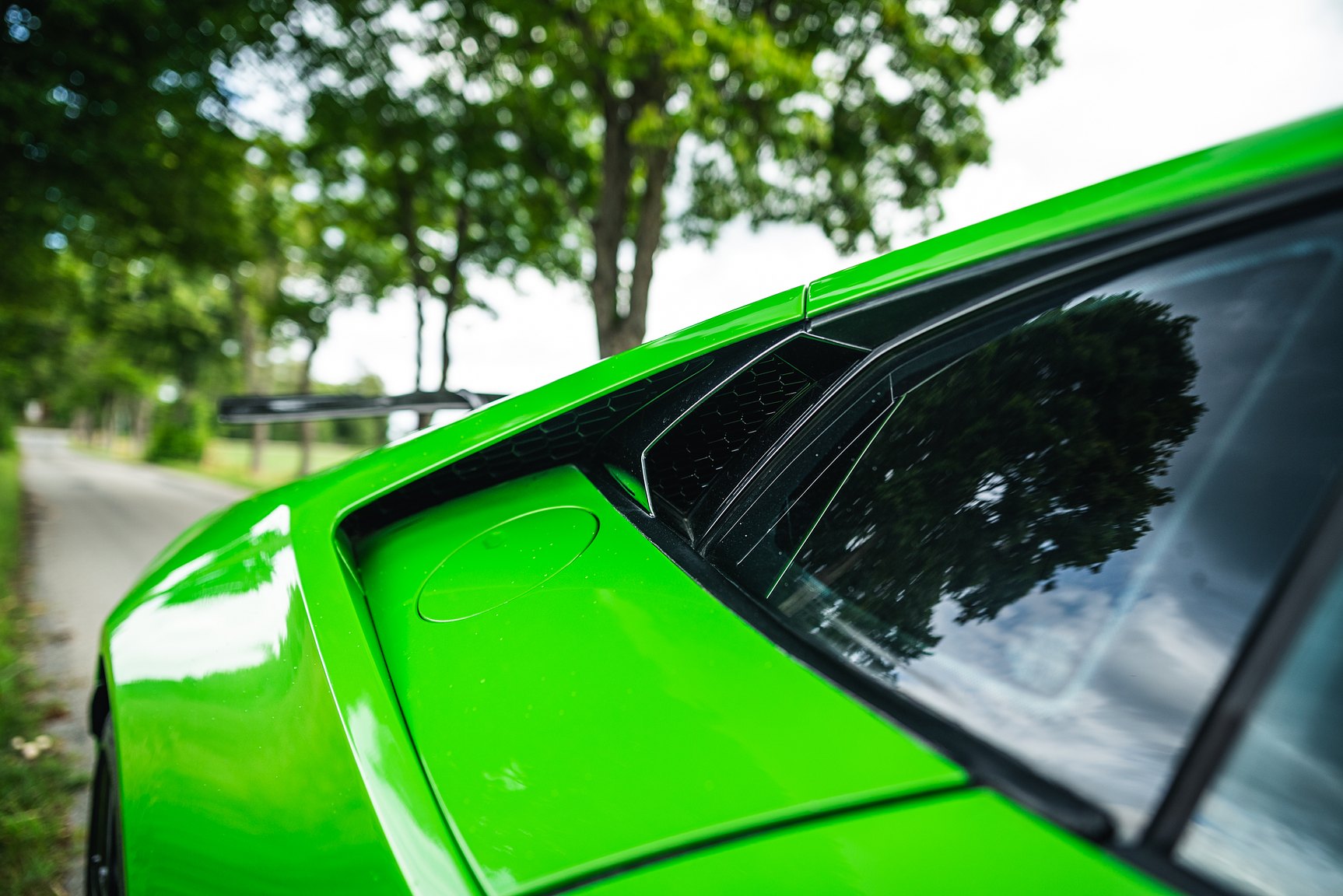 Exterior image of 2016 Lamborghini Huracan LP-610-4